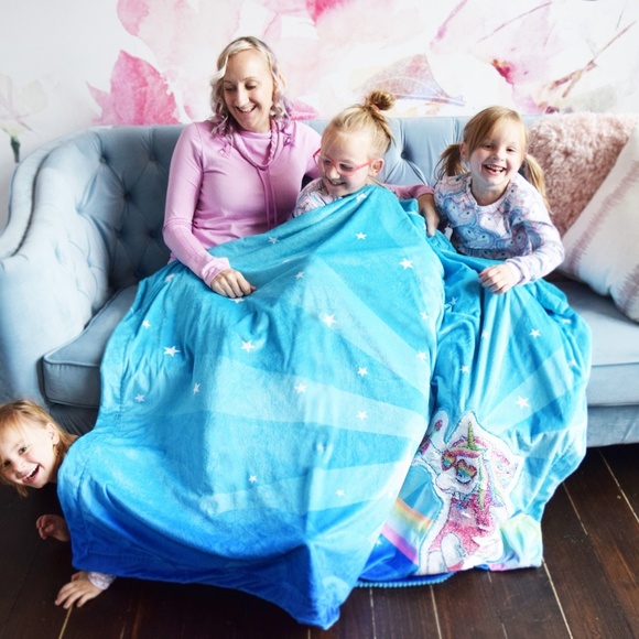 Reverse flip sequin unicorn glow dark blanket thro - Picture 7 of 8